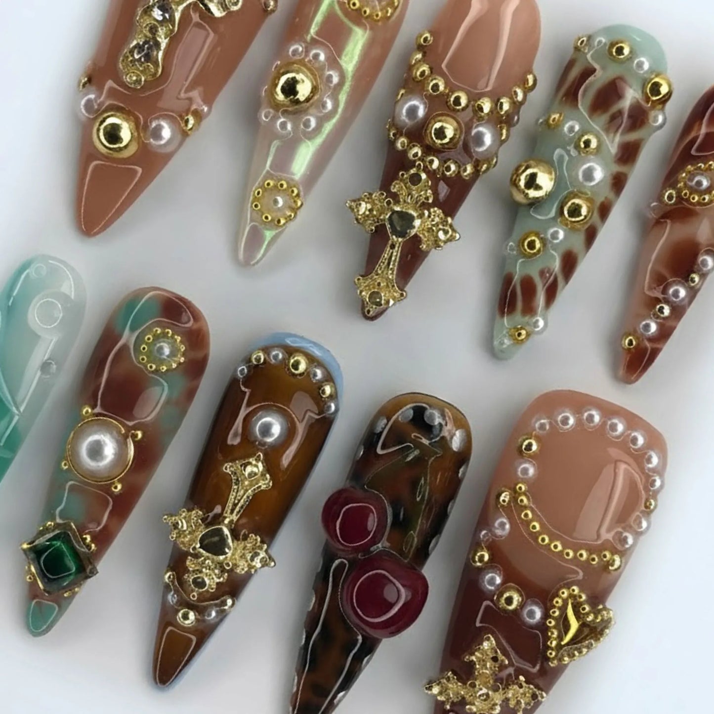 Luxurious 3D Nails